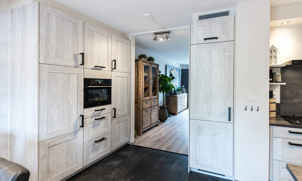 Keuken Slui Sommelsdijk met prachtig kastenwand