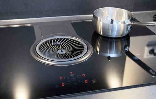 Moderne keuken Lepelstraat met afzuiging in kookplaat